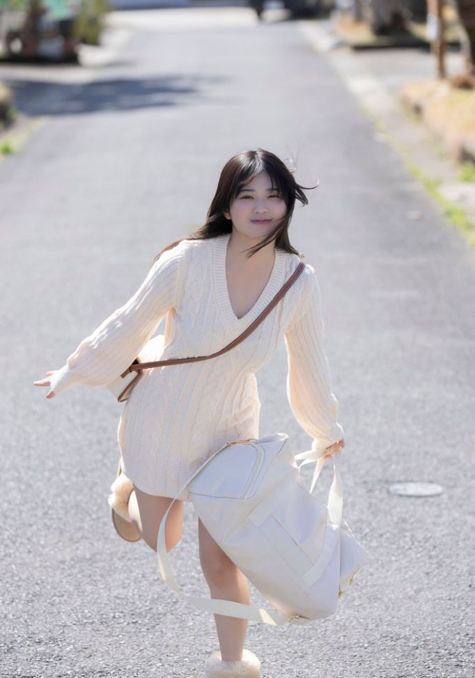 矢野ななかヌードエロ写真集おっぱいTバックお尻水着透明なファム・ファタル