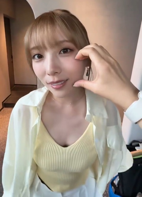 与田祐希、行為直前の下着姿を晒すｗｗＧカップの爆乳がたまらん・・