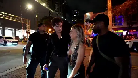 ノーパン美少女エロ画像