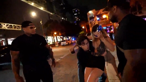 ノーパン美少女エロ画像