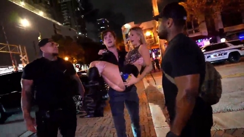 ノーパン美少女エロ画像