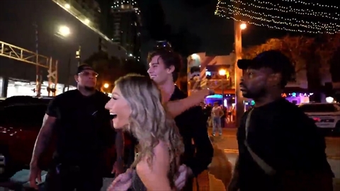 ノーパン美少女エロ画像