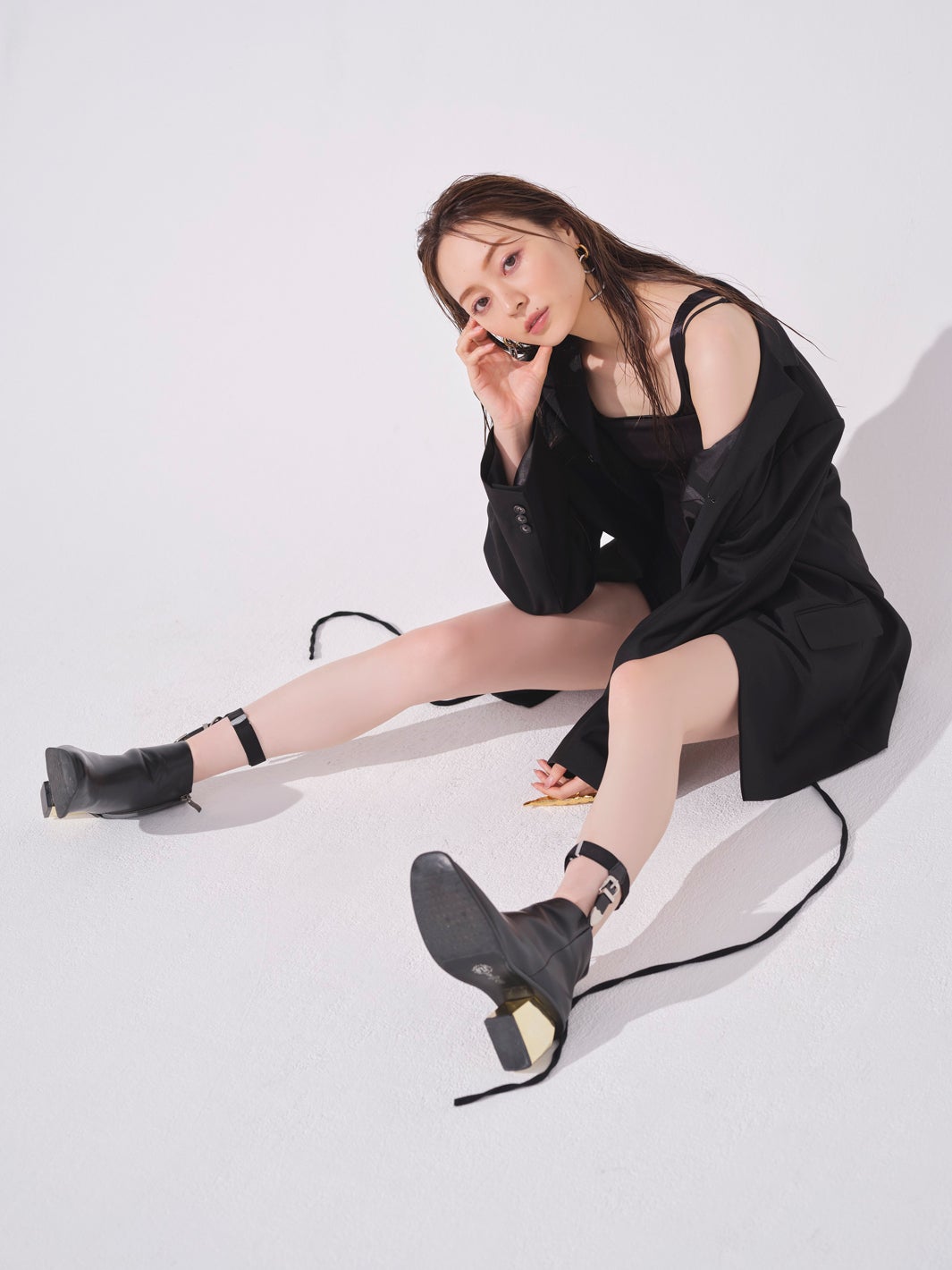 梅澤美波グラビアおっぱいエロ画像