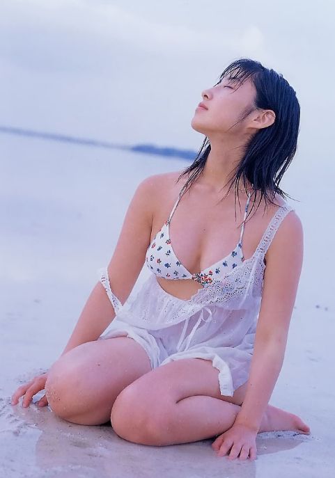 佐藤寛子グラビアエロ画像