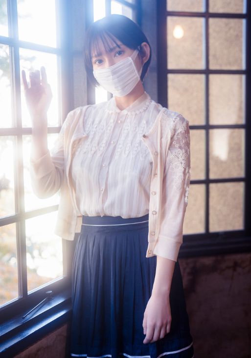 丸の内OLレイナヌード乳首エロ画像