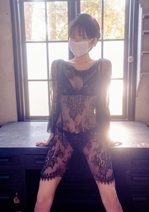 丸の内OLレイナヌード乳首エロ画像