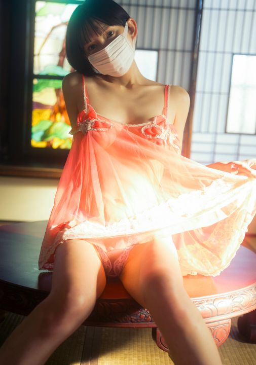 丸の内OLレイナヌード乳首エロ画像