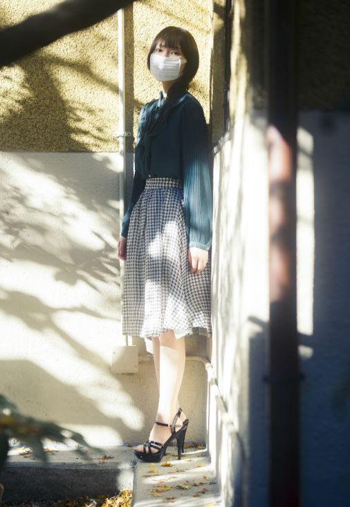 丸の内OLレイナヌード乳首エロ画像