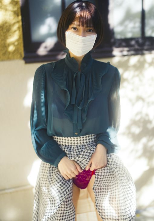 丸の内OLレイナヌード乳首エロ画像