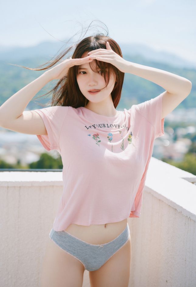 ちーまきヌードエロ乳首写真集おっぱいポロリ下着インフルエンサーアンダーブーブ