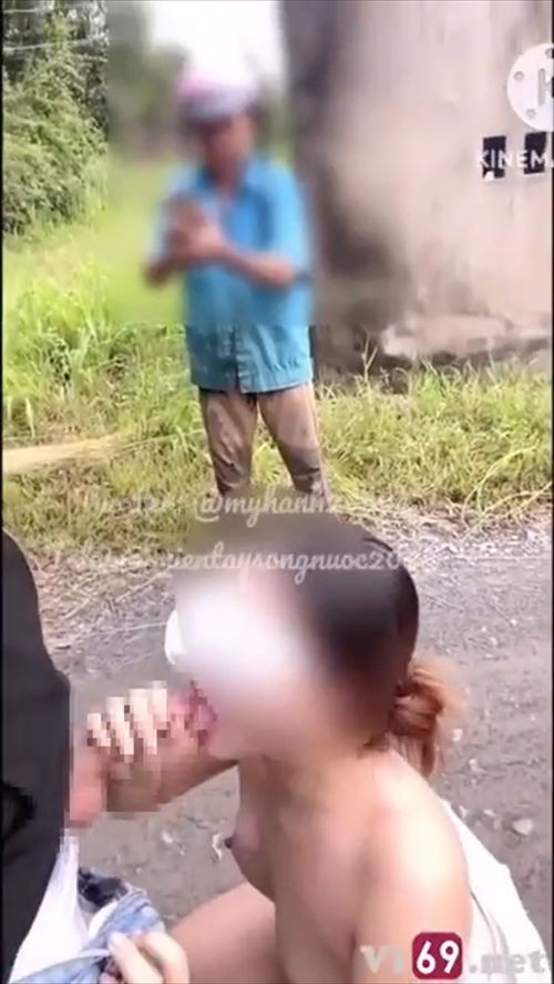 中国野外AVおっさん女優おっぱい揉みガチ動画 露出撮影現場遭遇エロ