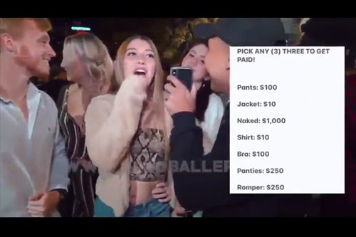 バズ中!YouTuberに110ドルで巨乳おっぱい公開した女子大生