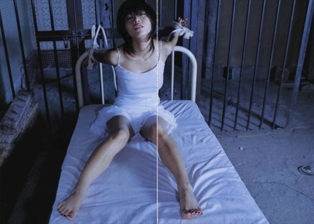 釈由美子さん、エロ過ぎる変態写真集が話題になってしまうwwwwww