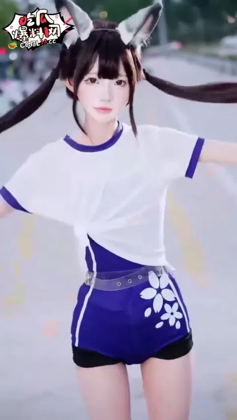 コスプレイヤーエロすぐヤれそうおっぱいハメ撮り