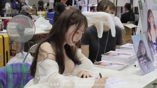 コスプレエロ巨乳おっぱい美乳エロコス