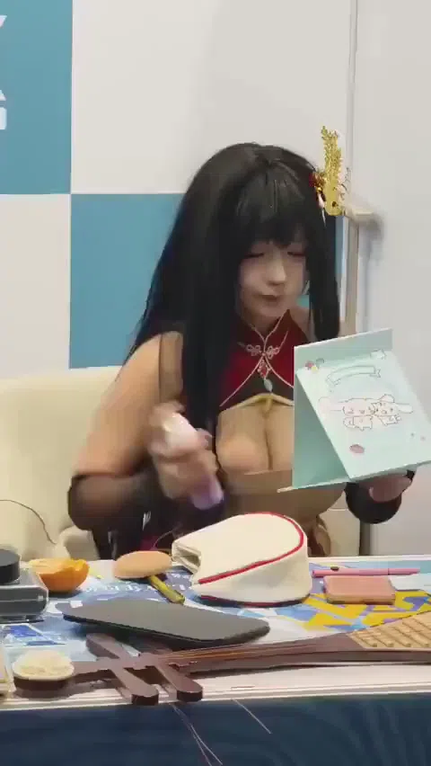 コスプレエロ巨乳おっぱい美乳エロコス