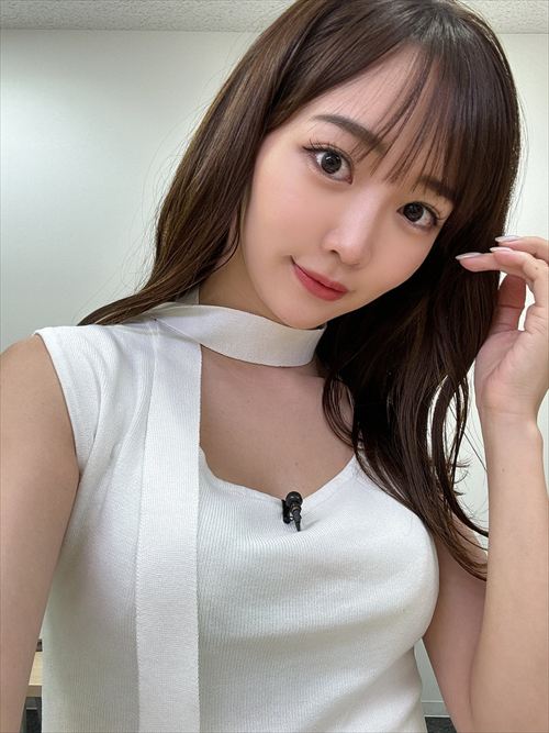 藤田かんなエロパンチラ下着おっぱい巨乳ABEMAアナウンサー