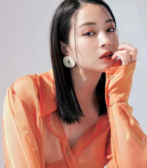 広瀬すず、お乳の形が丸わかりでエロいｗｗ