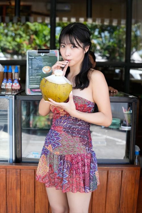 南みゆかヌード乳首エロアイドル2nd写真集「à la mode」下乳Tバック先行カット