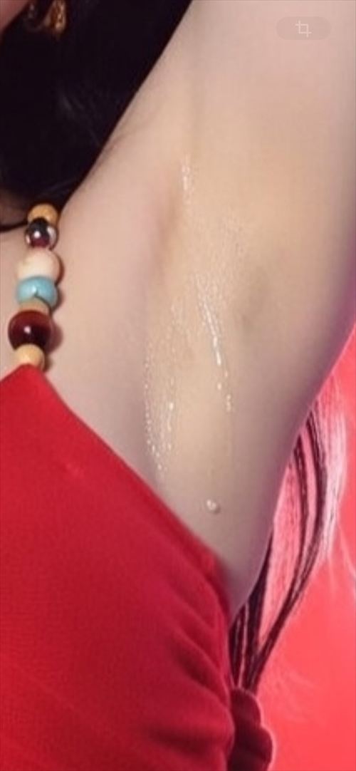 宮脇咲良エロ腋汗ライブグラビア水着おっぱい