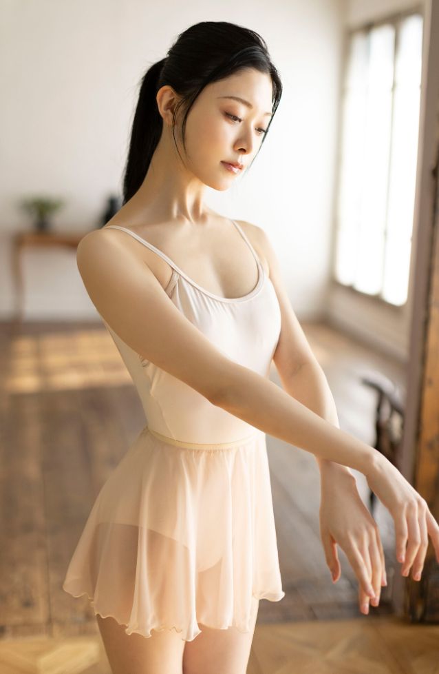 清野咲ヌードエロAVデビューバレエ元日本乳首ヌード「眠れる森のヘアヌード」