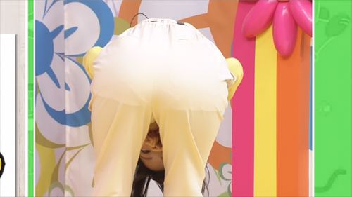 滝菜月アナエロヨガポーズ尻の膨らみレギンス食い込み