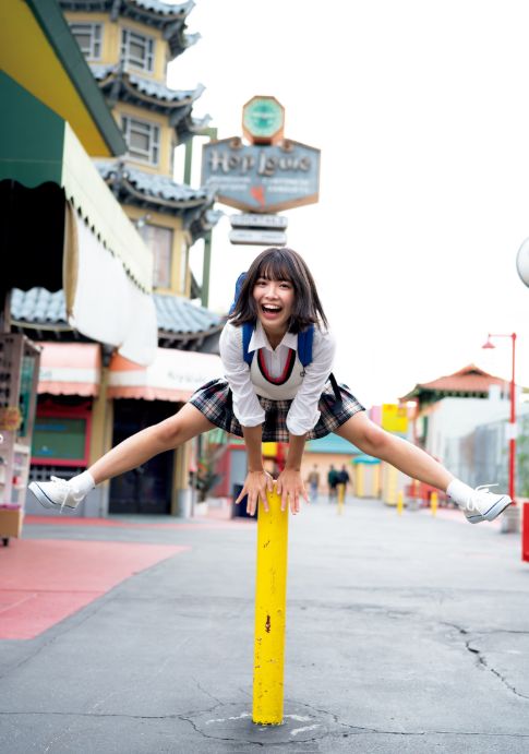 寺本莉緒1st写真集エロヌードおっぱい谷間 CURIOSITY