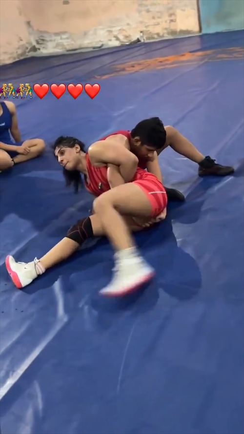 男女混合レスリングエロスポーツ