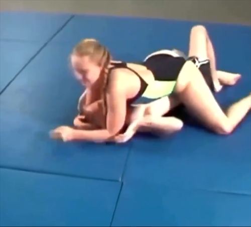 男女混合レスリングエロスポーツ