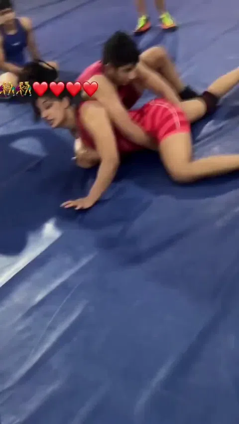 男女混合レスリングエロスポーツ