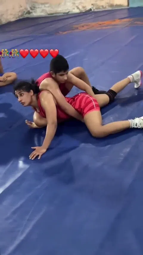 男女混合レスリングエロスポーツ