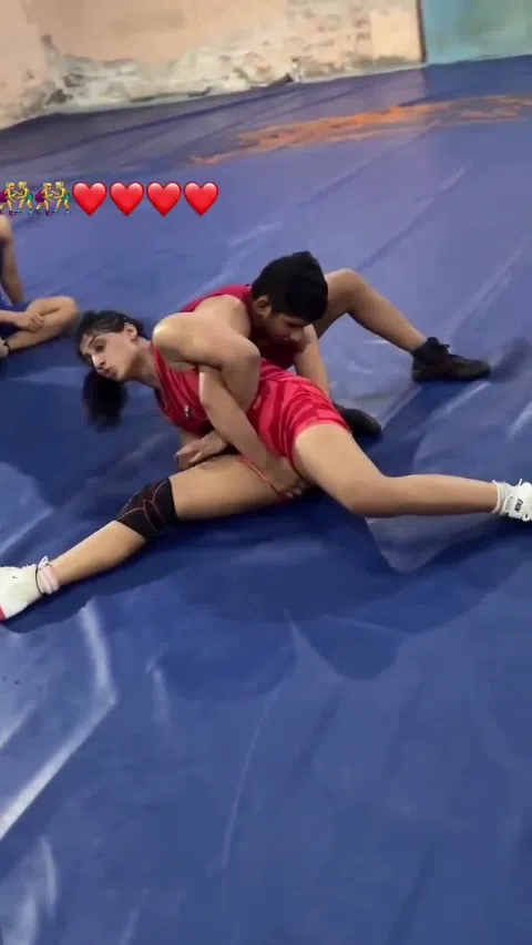 男女混合レスリングエロスポーツ