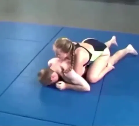 男女混合レスリングエロスポーツ