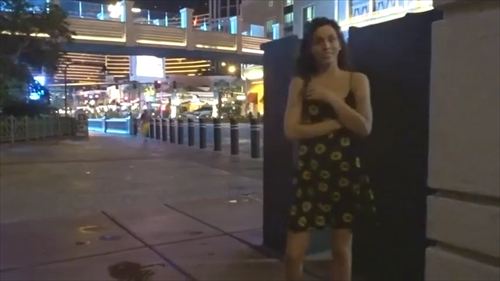 女性配信者エロ野外露出おっぱい乳首猥褻動画