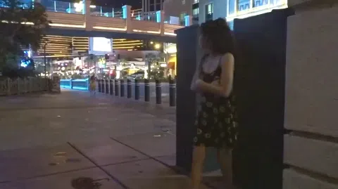 女性配信者エロ野外露出おっぱい乳首猥褻動画