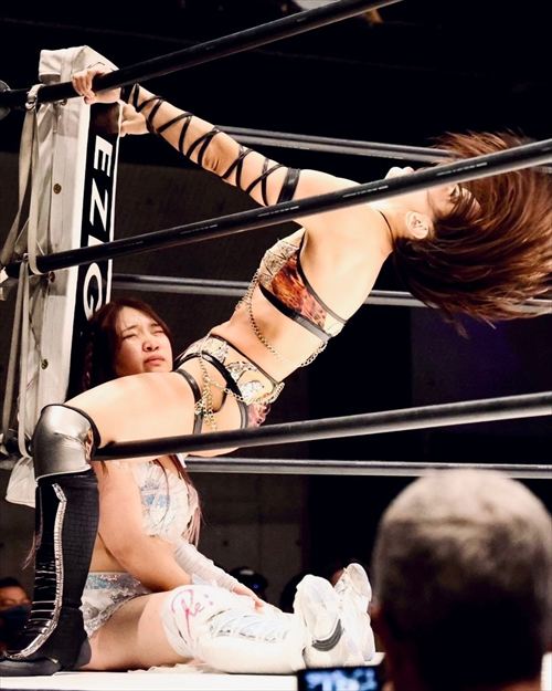 山中絵里奈エロ女子プロレスラー股間おっぱい