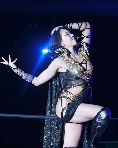 山中絵里奈エロ女子プロレスラー股間おっぱい