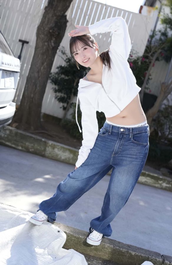 由良ゆらヌードエロ写真集おっぱいグラビア水着グラドル「あどけなセンセーション」