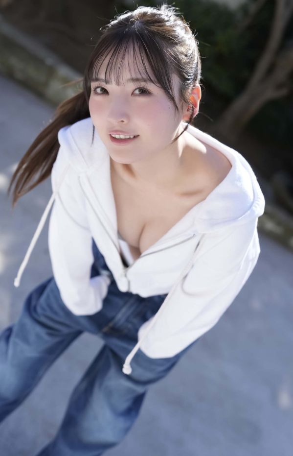 由良ゆらヌードエロ写真集おっぱいグラビア水着グラドル「あどけなセンセーション」