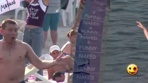 どっきりエロ海おっぱいポロリ乳首