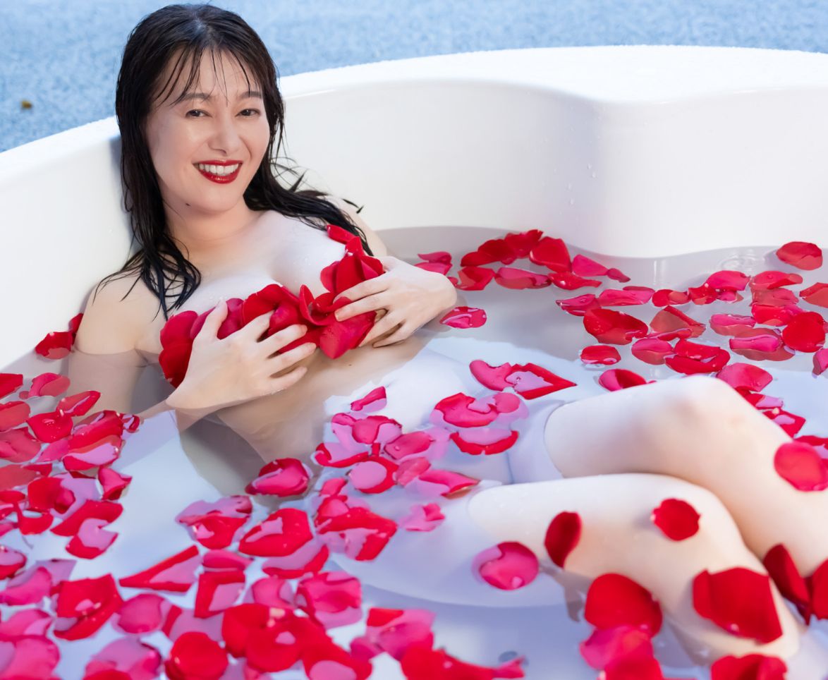 竹中知華エロヌードおっぱい写真集爆乳女子アナ水着「Everyday TOMOKA」