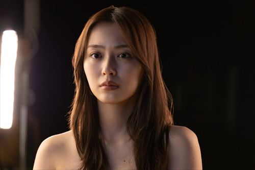 内田理央濡れ場エロヌード水着お胸略奪奪婚