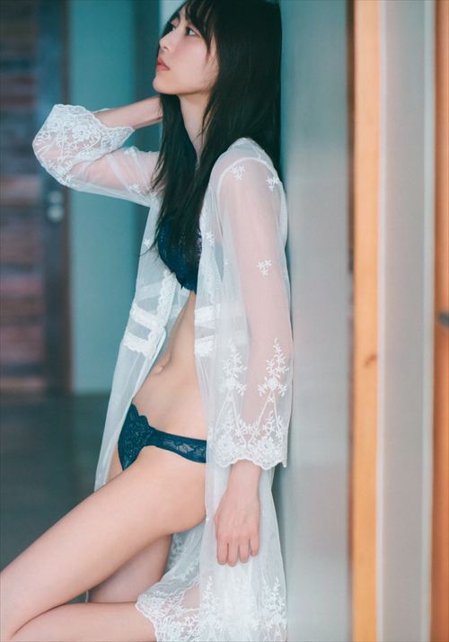 弓木奈於 セミヌード エロ 乃木坂46 パンチラ 水着 グラビア