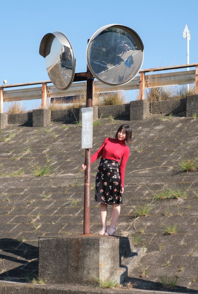 柚乃りかヌードエロ手ぶら手マン写真集「ワキを見せたがる女」