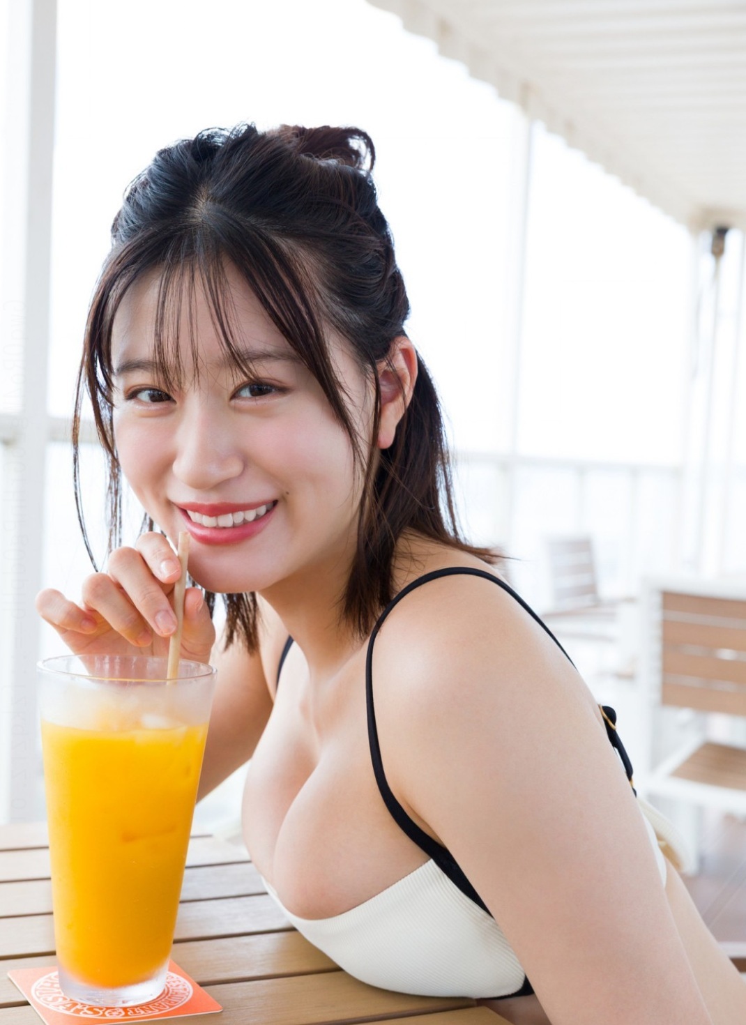 上西怜グラビアおっぱいエロ画像