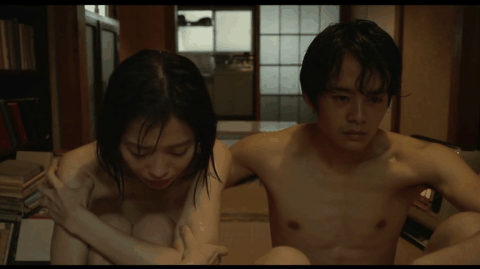 瀧内公美、濡れ場ヌードおっぱいがエロい！【GIF動画】