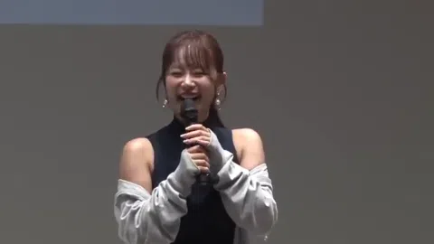 声優・井口裕香さん、雑誌オフショットがもはやAVのイメージビデオｗｗ(エロGIF動画)
