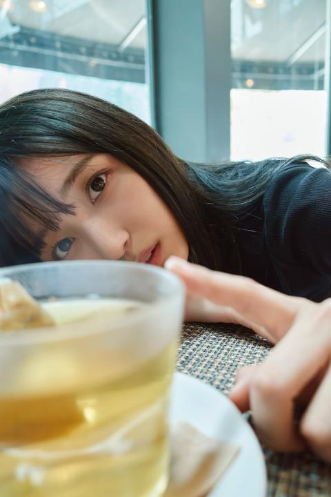 乃木坂46百城茉央、エロ写真集でおっぱい解禁！5期生初のソロ写真集で大胆露出ｗｗｗβ